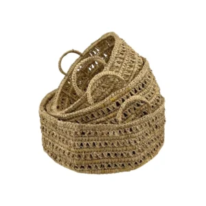 Set de coșuri din fibre naturale împletite manual, cu mânere, realizate din materiale organice.<br> <br> <br>