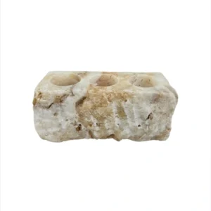 Suport pentru lumânare din onix realizat manual, sculptat din piatră naturală cu modele minerale unice.