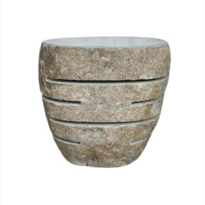 lampă din piatră naturală lucrată manual cu design sculptural