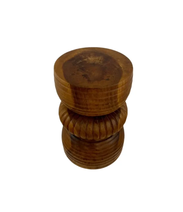 Scaun de accent din lemn suar – lucrat manual Art. Nr. STKY-AS00423
