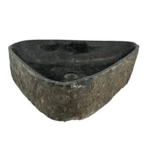 Chiuvetă din piatră de râu realizată manual, cu interior lustruit și finisaj exterior natural – lavoar unic din piatră organică.