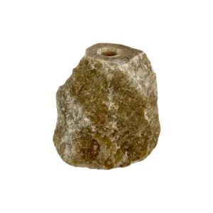 Suport pentru lumânare din onix realizat manual, sculptat din piatră naturală cu modele minerale unice.